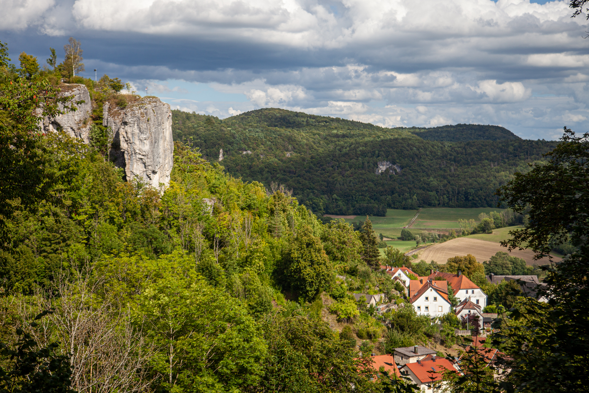 Blick auf Streitberg und das Streitberger Schild