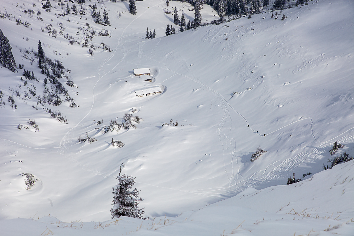 Tiefblick von der Rotwand zur Kleintiefentalalm.