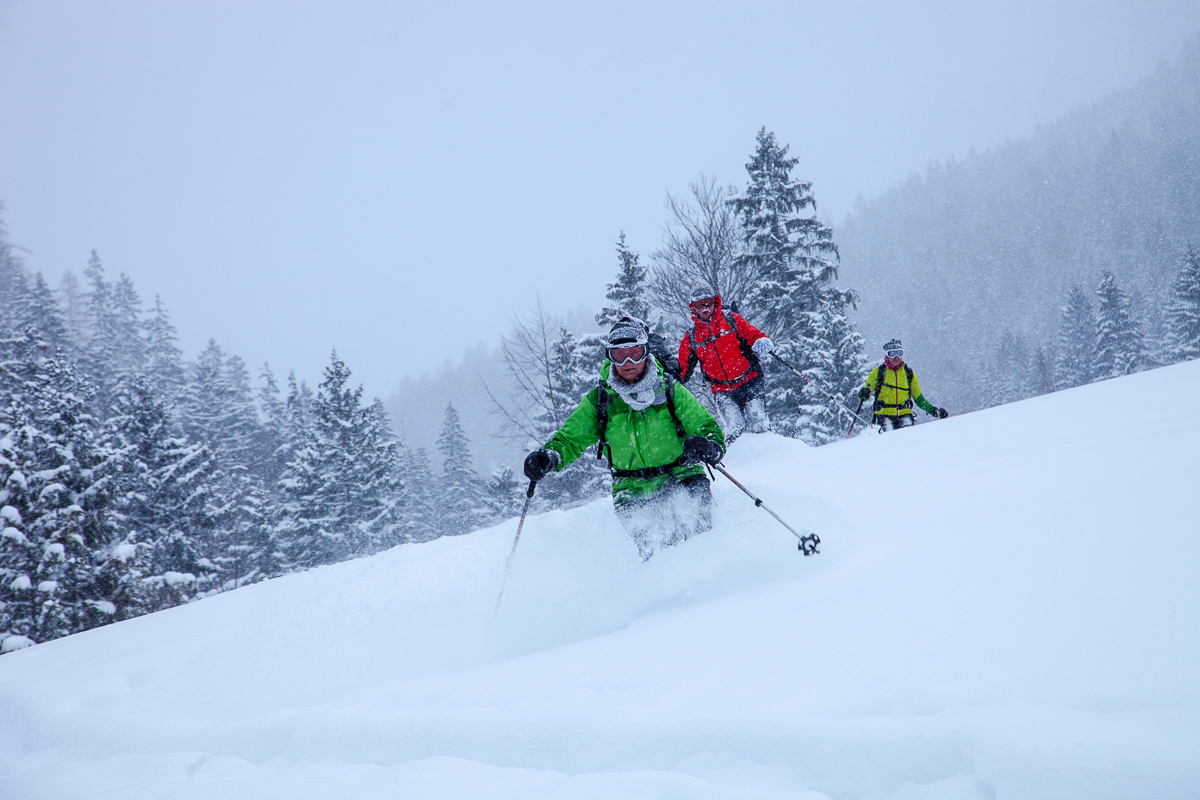 Tief winterlich im Gipfelhang des Trainsjoch