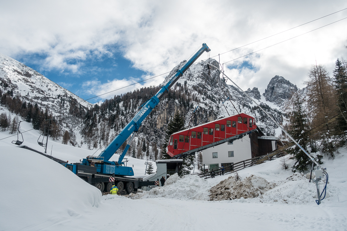 Vorbereitungen vor der Eröffnung des Skigebiets.