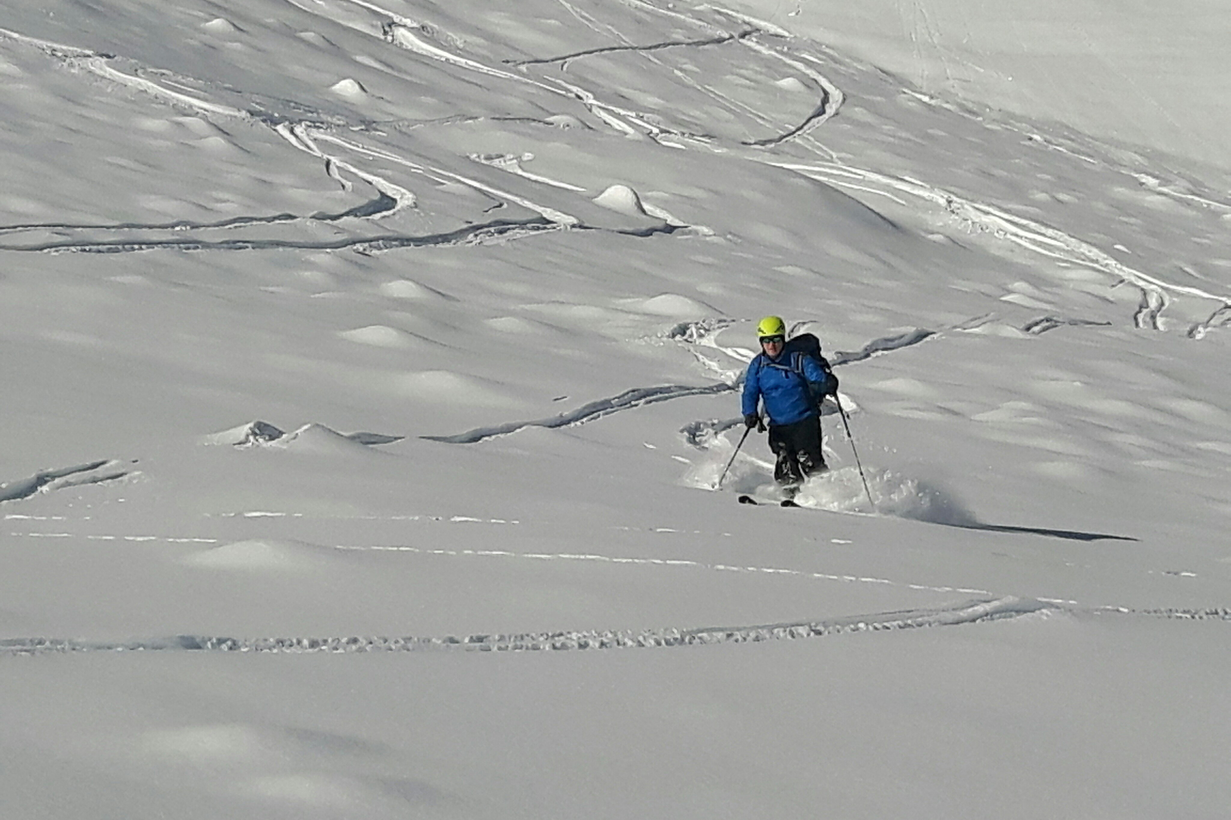 10-20 cm tiefer Pulverschnee bei der Abfahrt