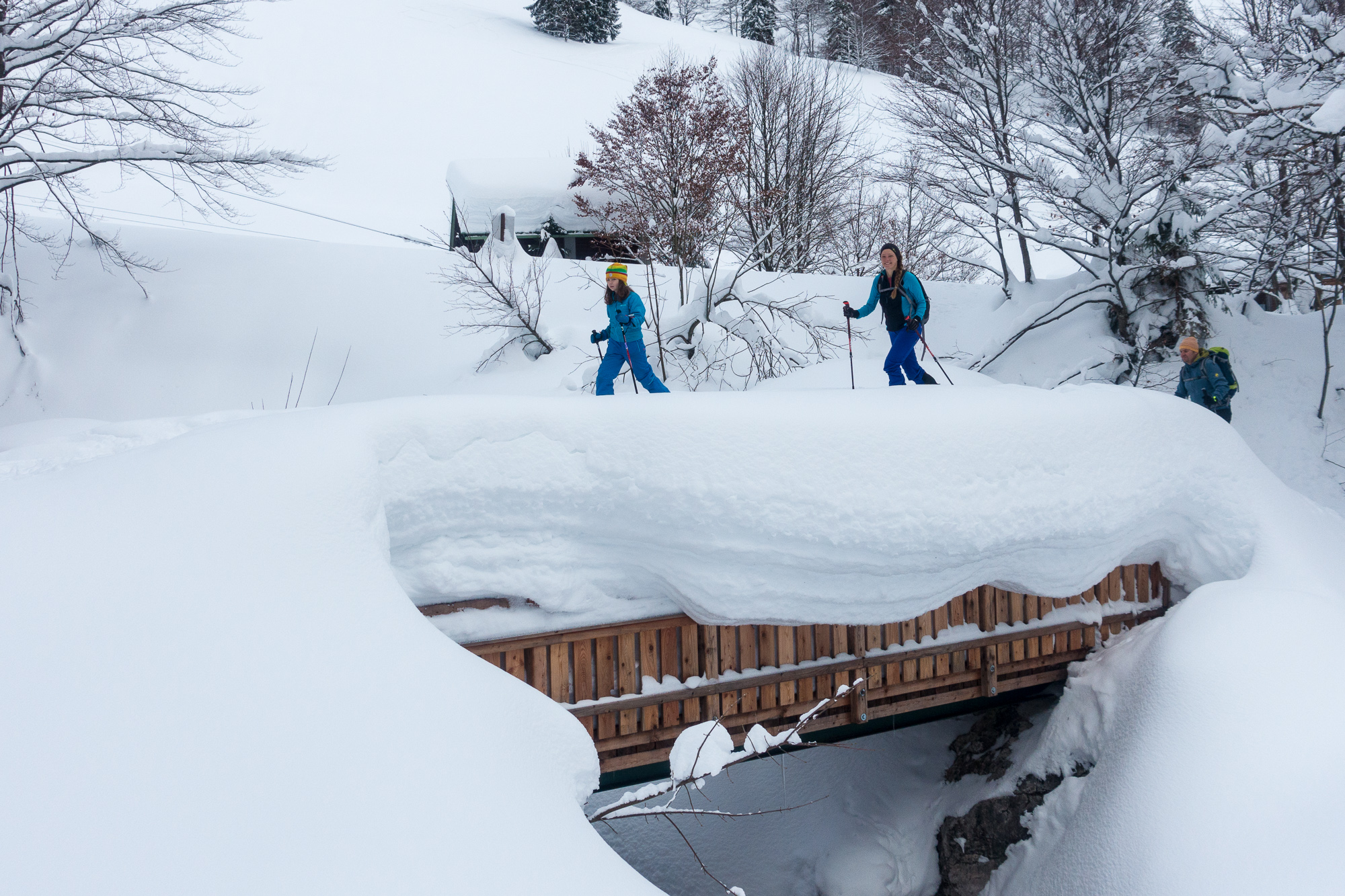 Ob die Brücke an der Griesneralm auf 2,50 m Schnee ausgelegt ist? 