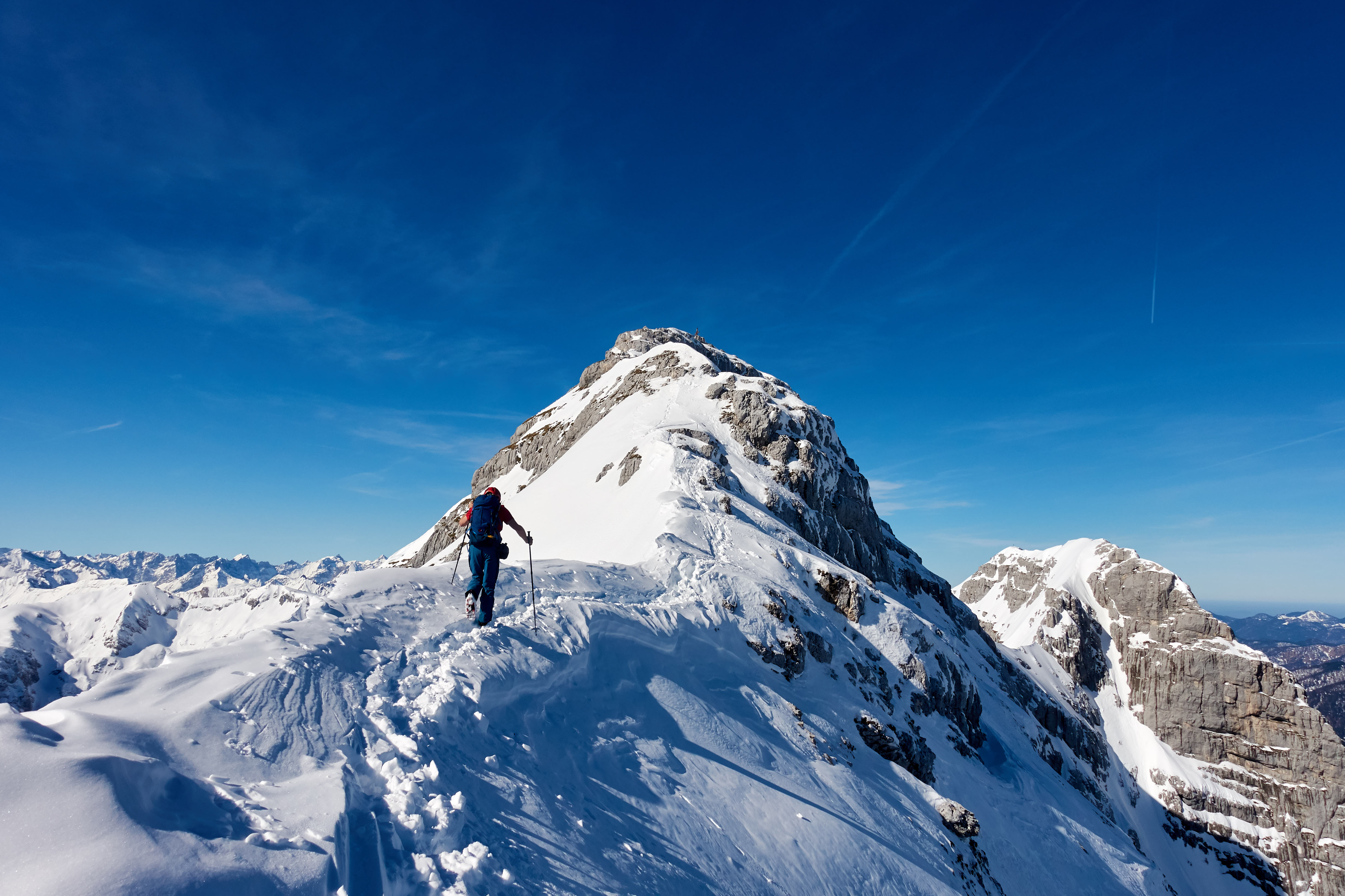 Die letzten Meter vom Skidepot auf den Gipfel