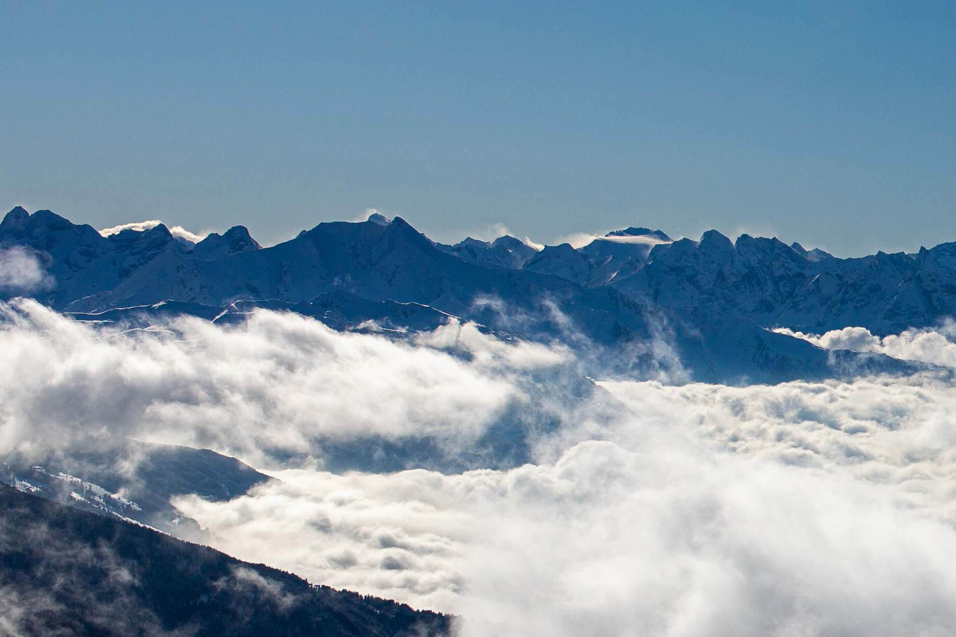 Windfahnen am Alpenhauptkamm