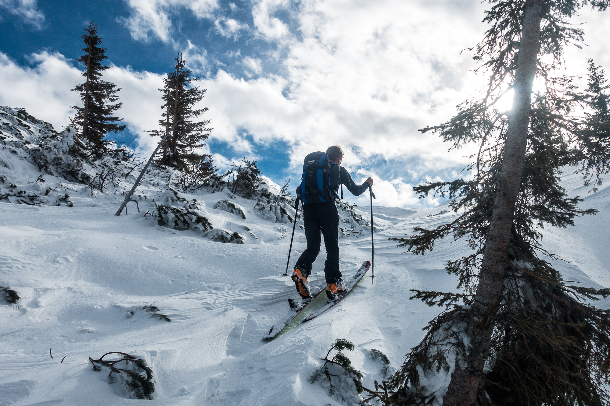 Im Aufstieg zum Wildalpjoch kam dann sogar noch die Sonne raus.