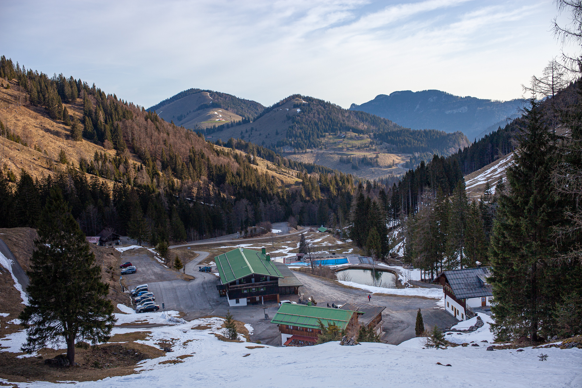 Tiefblick zum Parkplatz an der Rosengasse