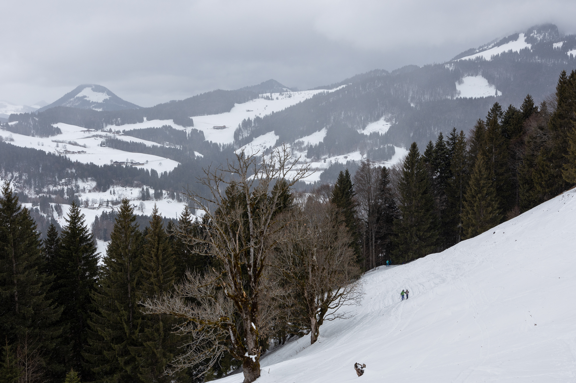 Blick zum Spitzstein - die Unterlage für den Starkschneefall der nächsten Tage passt!