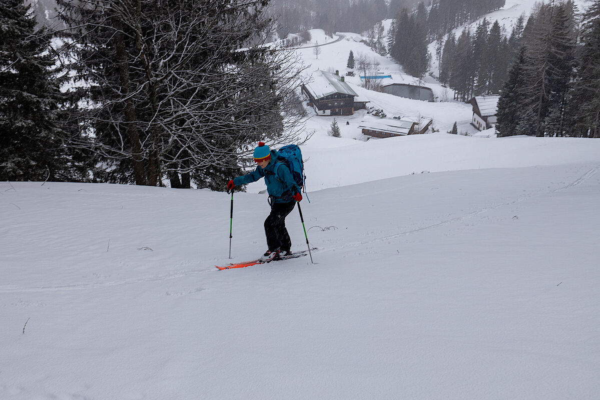 Der erste Hang oberhalb der Rosengasse mit geringer Neuschneeauflage